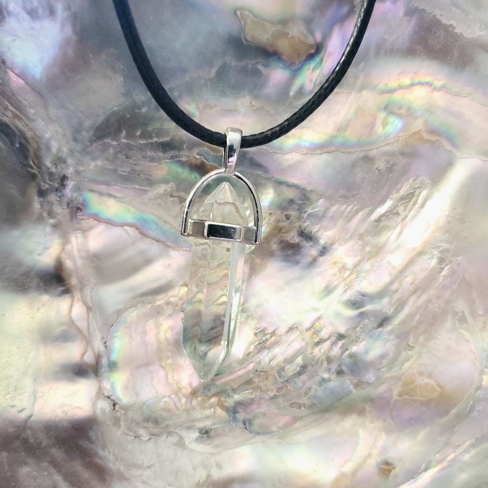 Clear your mind pendant